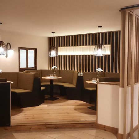 Euroville Jugend- Und Sporthotel Naumbourg Extérieur photo