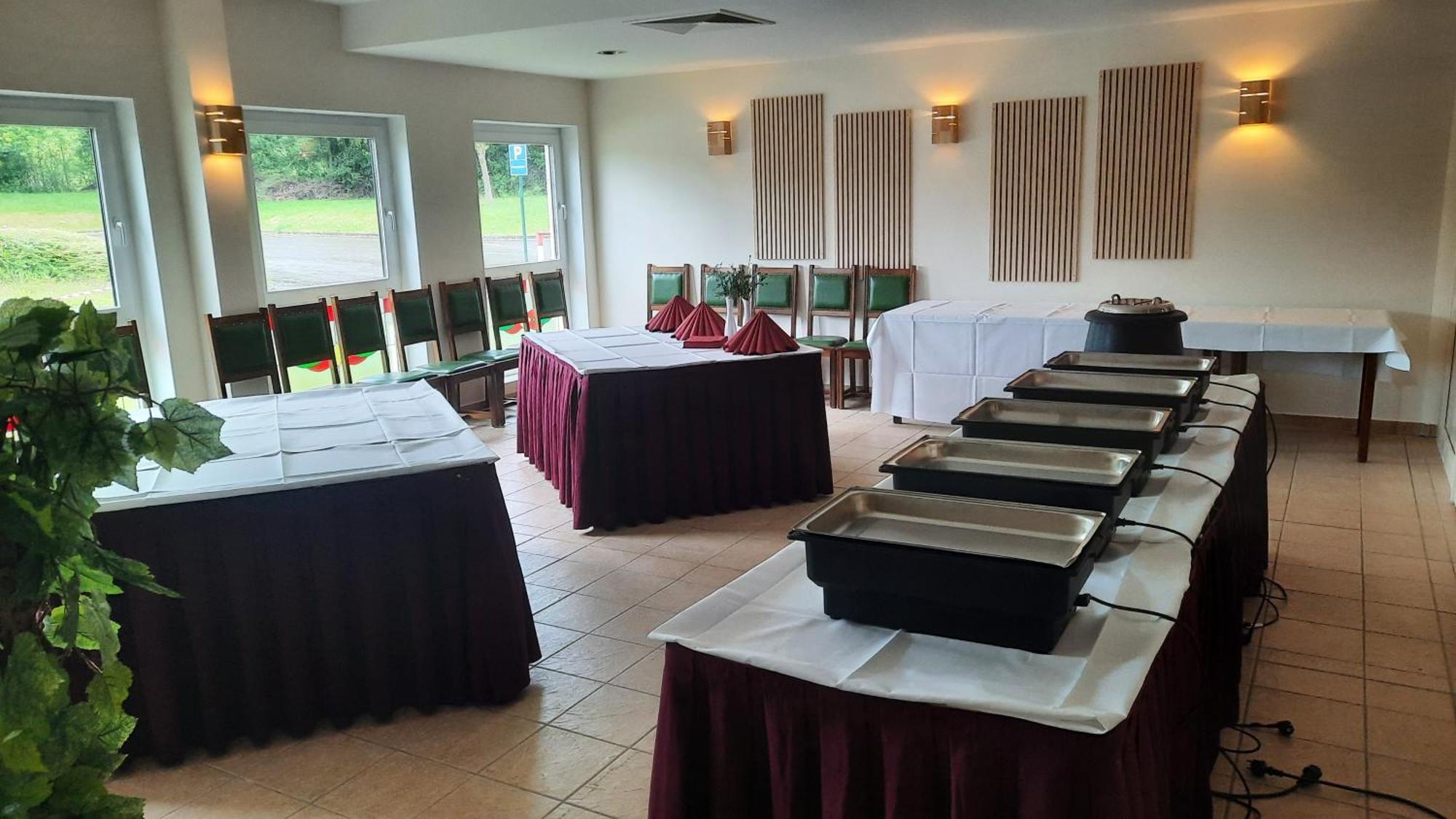 Euroville Jugend- Und Sporthotel Naumbourg Extérieur photo