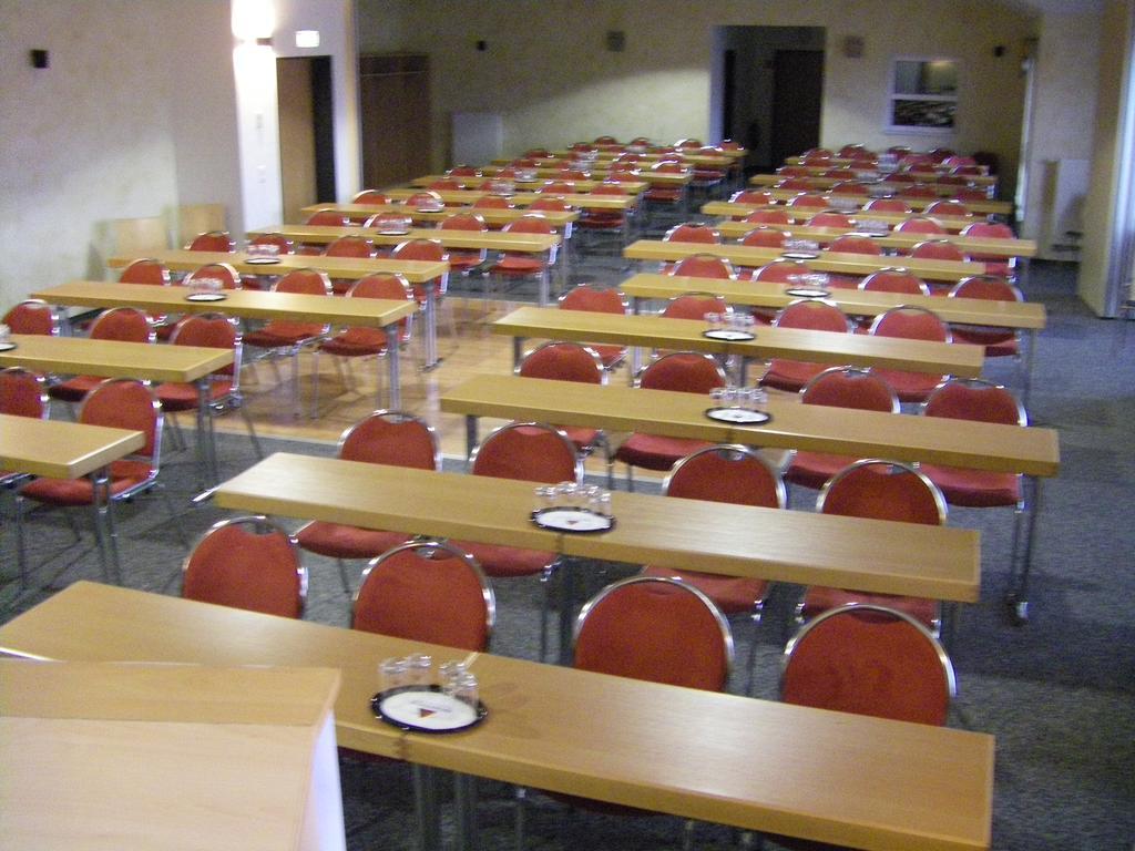 Euroville Jugend- Und Sporthotel Naumbourg Extérieur photo