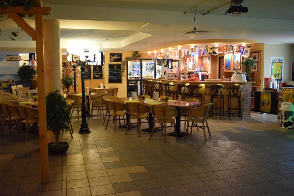 Euroville Jugend- Und Sporthotel Naumbourg Extérieur photo