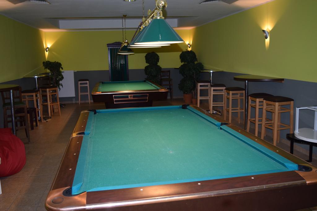 Euroville Jugend- Und Sporthotel Naumbourg Extérieur photo