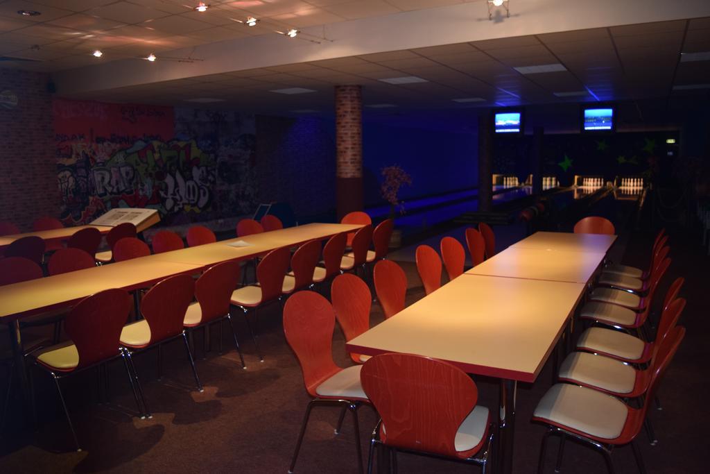 Euroville Jugend- Und Sporthotel Naumbourg Extérieur photo