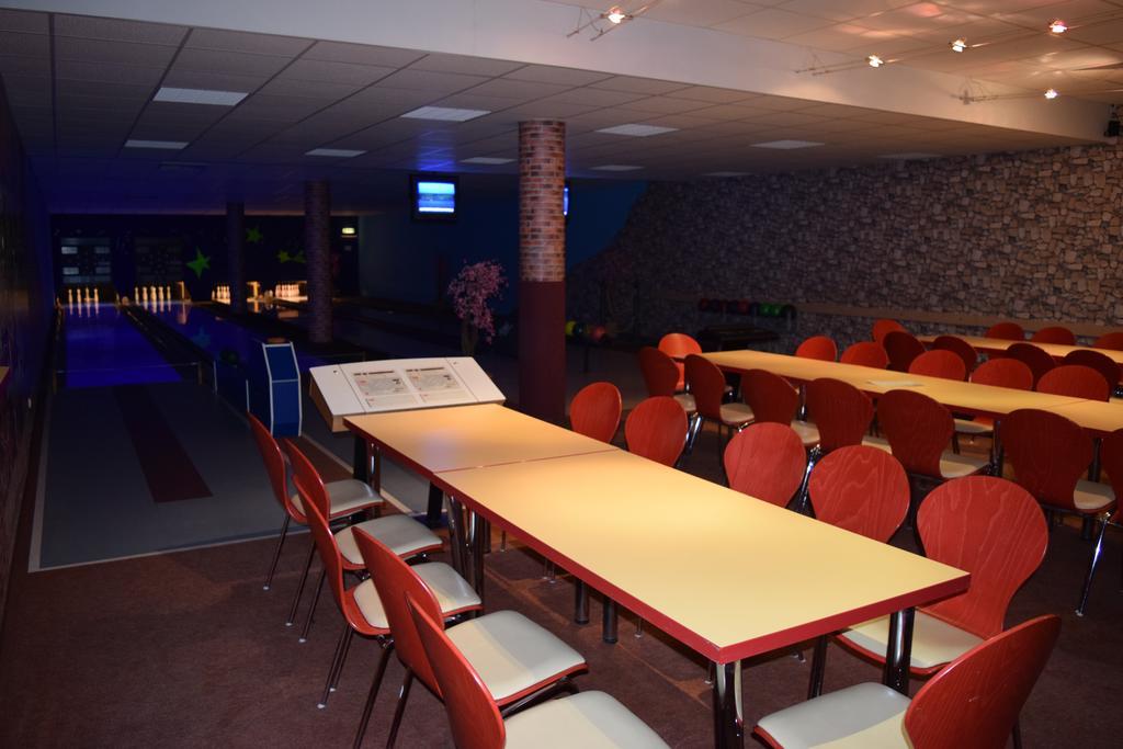 Euroville Jugend- Und Sporthotel Naumbourg Extérieur photo