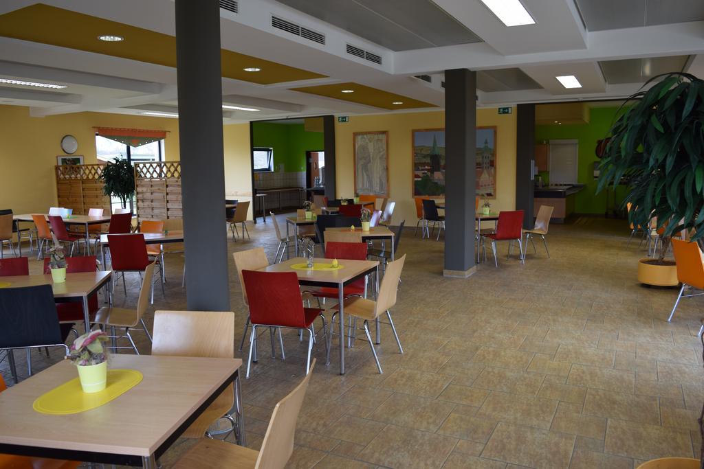 Euroville Jugend- Und Sporthotel Naumbourg Extérieur photo