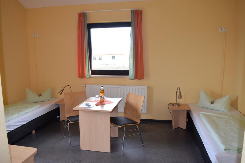 Euroville Jugend- Und Sporthotel Naumbourg Extérieur photo