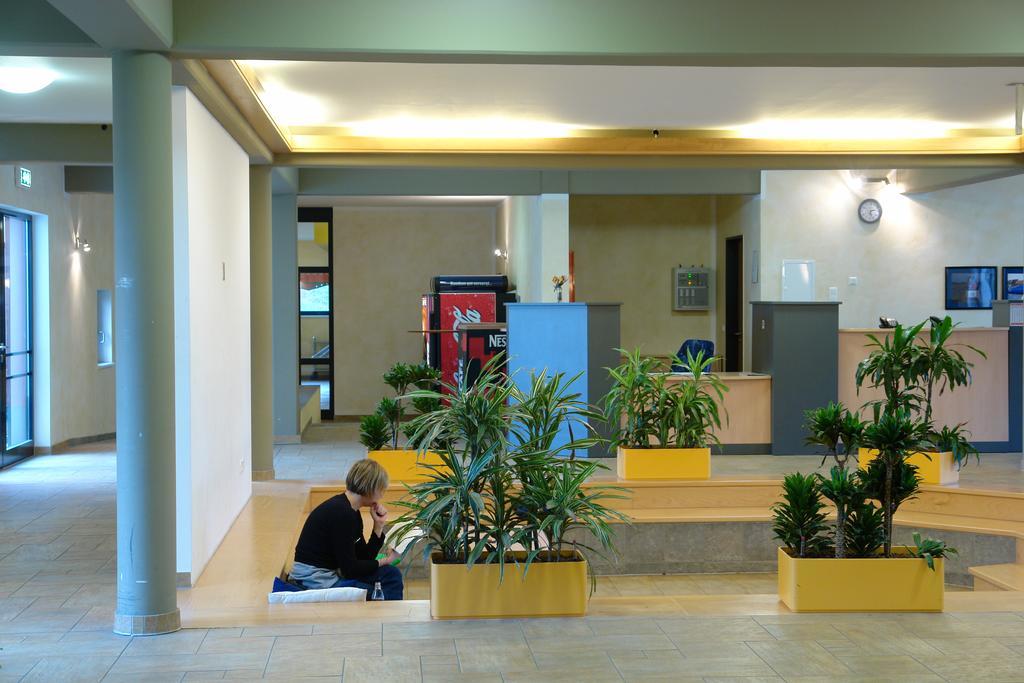 Euroville Jugend- Und Sporthotel Naumbourg Extérieur photo