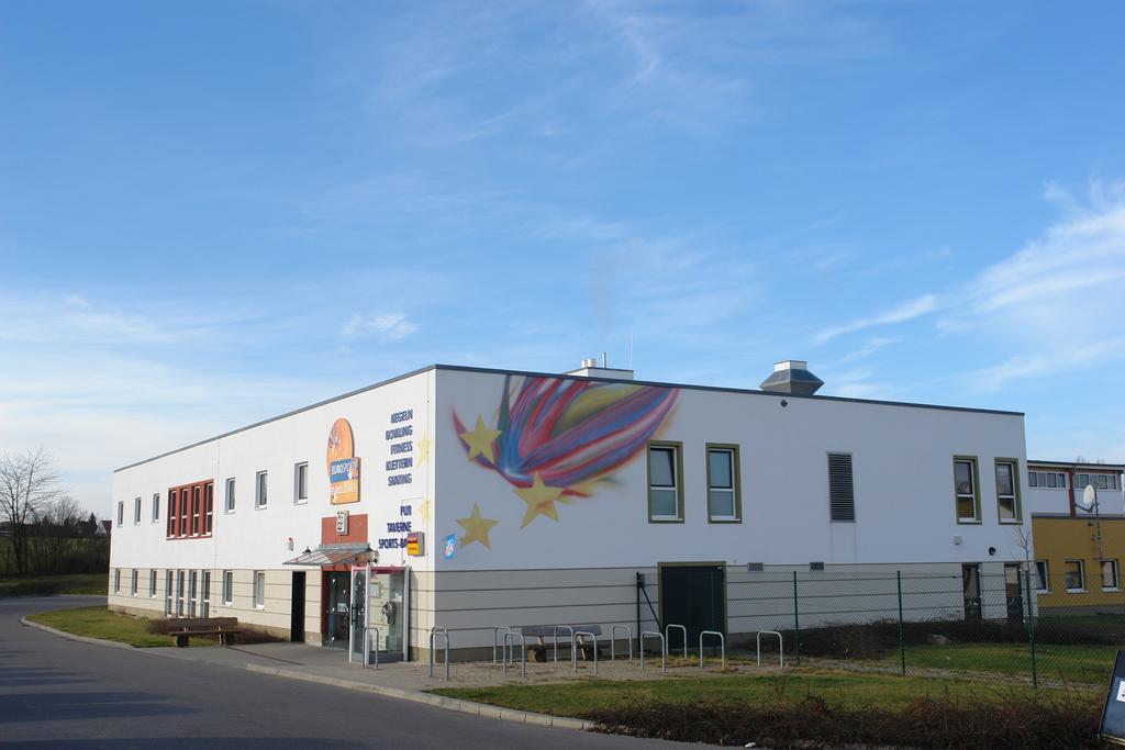 Euroville Jugend- Und Sporthotel Naumbourg Extérieur photo