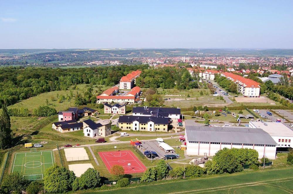 Euroville Jugend- Und Sporthotel Naumbourg Extérieur photo