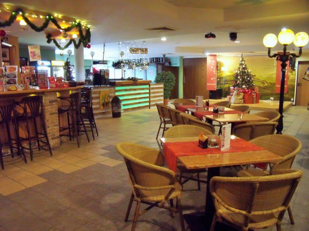 Euroville Jugend- Und Sporthotel Naumbourg Extérieur photo