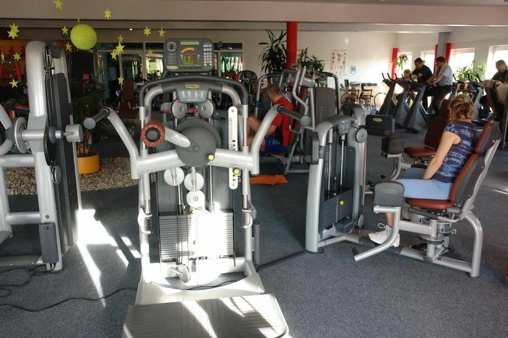 Euroville Jugend- Und Sporthotel Naumbourg Extérieur photo
