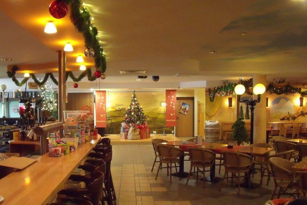 Euroville Jugend- Und Sporthotel Naumbourg Extérieur photo