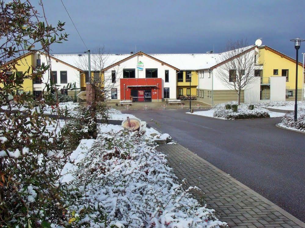 Euroville Jugend- Und Sporthotel Naumbourg Extérieur photo